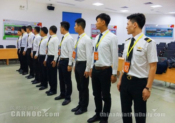 航空安全員招聘新標準:“不但能武,更要能文!” 航空安全員招聘新標準:“不但能武,更要能文!”